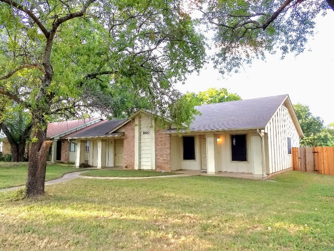 property at 1620 W Braker Ln