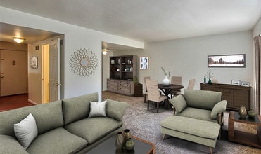 Elmwood Terrace Apartments and Townhomes in Rochester, NY - Building Photo - Building Photo