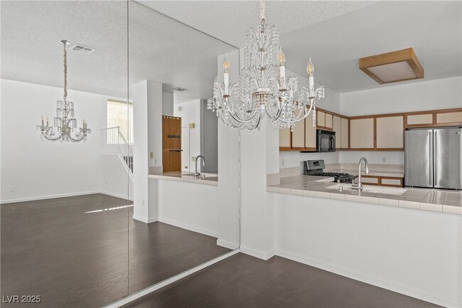 property at 539 Meadbury Dr