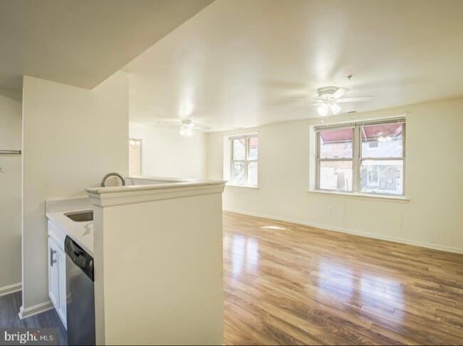 345 Oakdale Pl NW in Washington, DC - Foto de edificio - Building Photo