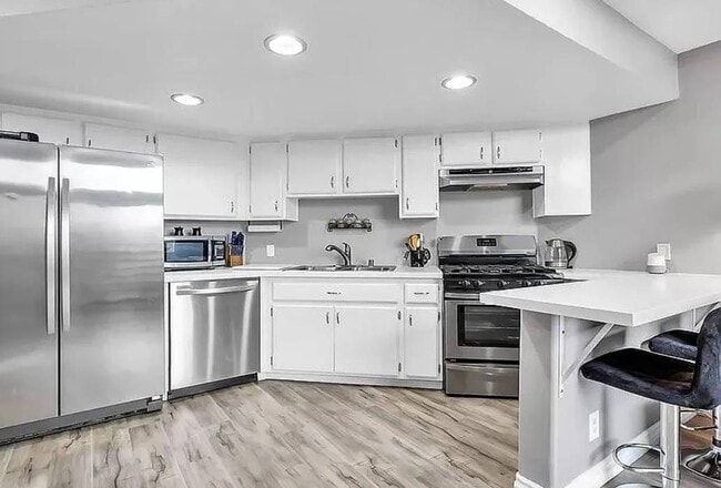 327 Chestnut Ave, Unit 307 in Long Beach, CA - Foto de edificio - Building Photo