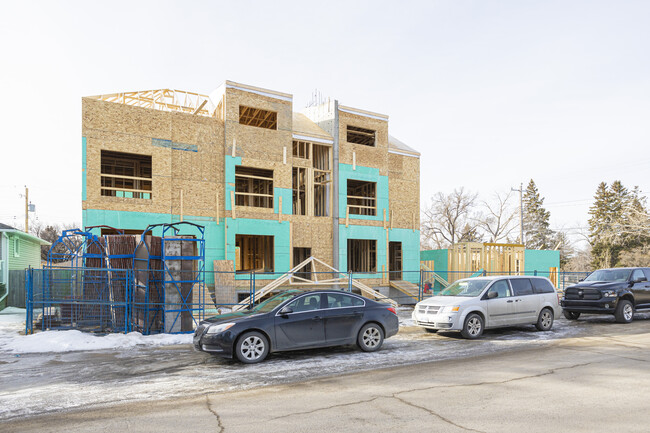 457 35 Av NW in Calgary, AB - Building Photo - Building Photo