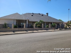 6024 Shady Creek in Windcrest, TX - Building Photo