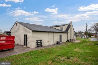 7917 Wise Ave in Dundalk, MD - Foto de edificio - Building Photo