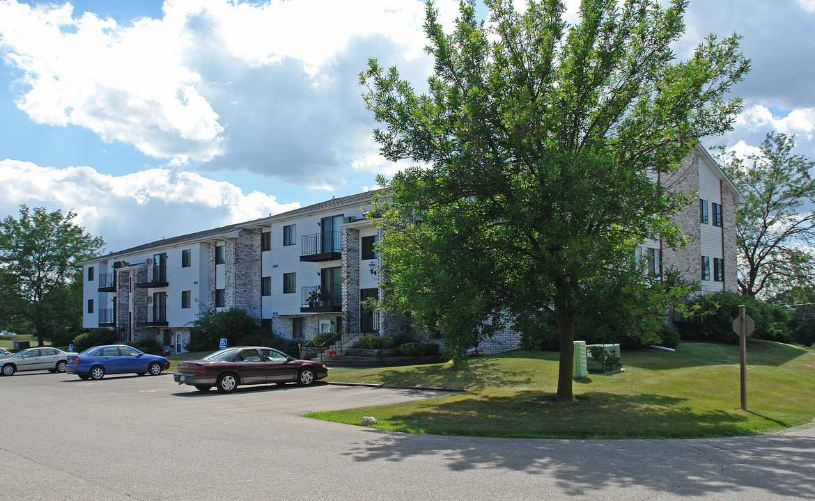 Greenbriar Apartments in Racine, WI - Foto de edificio