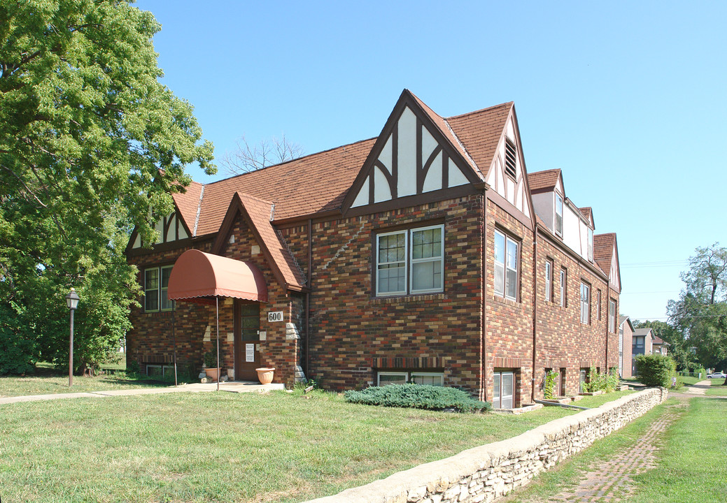 The Gables in Topeka, KS - Building Photo