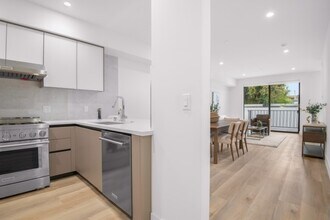 Blackburn Apartments in Los Angeles, CA - Building Photo - Building Photo