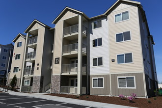 Axis Apartments in Everett, WA - Building Photo - Building Photo