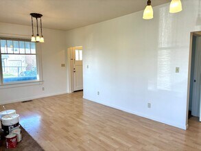 8538 SE Gray St in Happy Valley, OR - Building Photo - Building Photo