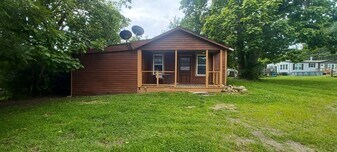 1202 Gatewood Rd in Fayetteville, WV - Building Photo