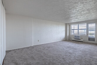 Fountain Place Apartments in Lansing, MI - Foto de edificio - Interior Photo