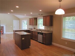 143 Neck Rd in Old Lyme, CT - Building Photo - Building Photo