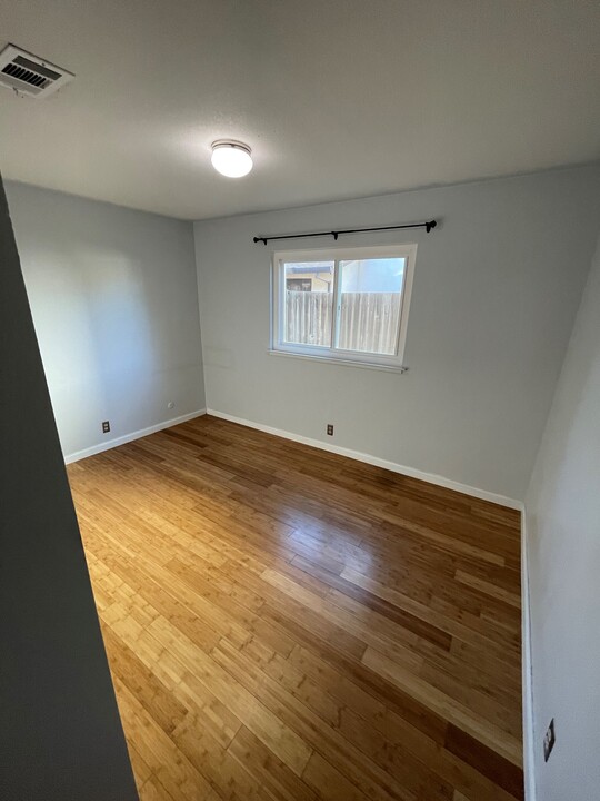 3021 Lillard Dr in Davis, CA - Building Photo