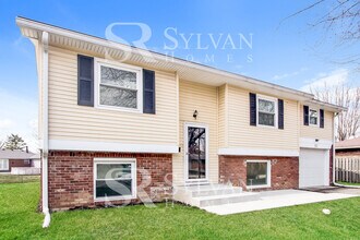 10 Whitewood Ct in Beech Grove, IN - Building Photo - Building Photo