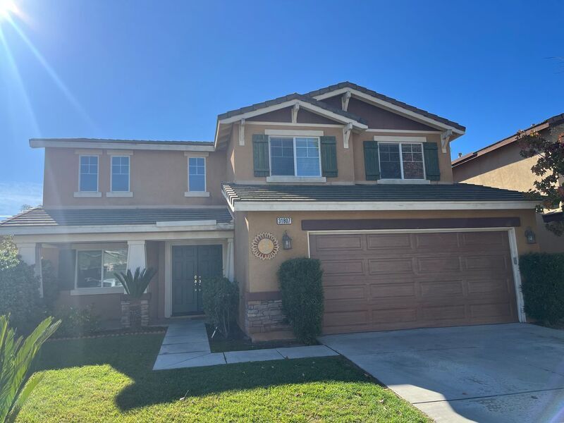 31807 Empresa Cir in Murrieta, CA - Building Photo