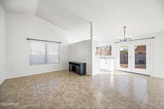 2943 E Irwin Ave in Mesa, AZ - Building Photo - Building Photo