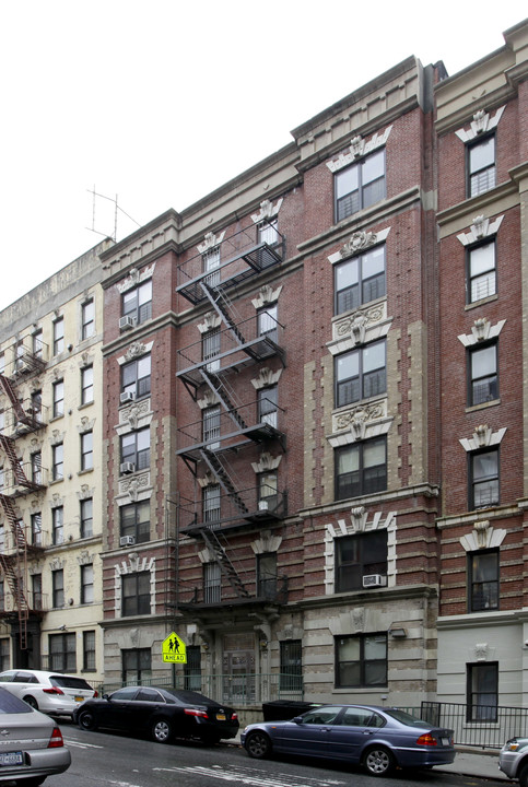 63 W 109th St in New York, NY - Building Photo