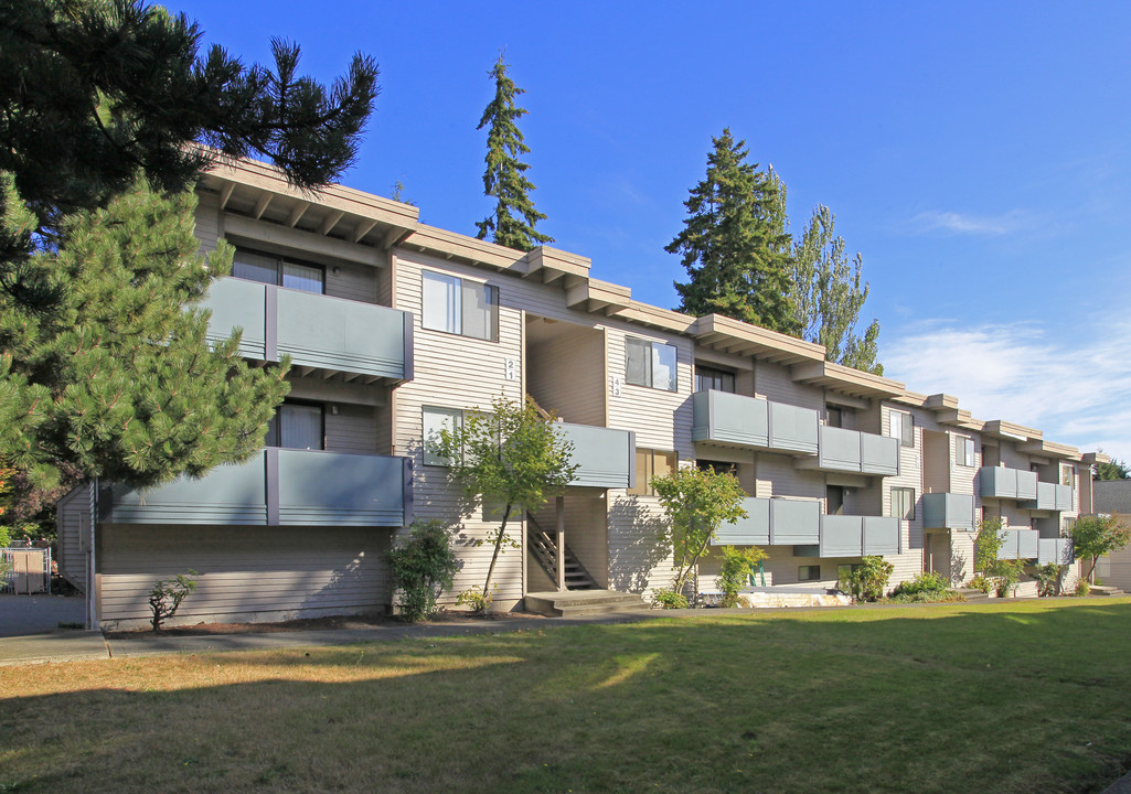 Anthem Apartments in Everett, WA - Building Photo