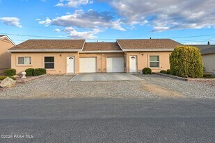 8430 E Leigh Dr in Prescott Valley, AZ - Building Photo
