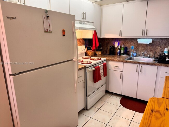 13475 SW 9th St in Pembroke Pines, FL - Building Photo - Building Photo