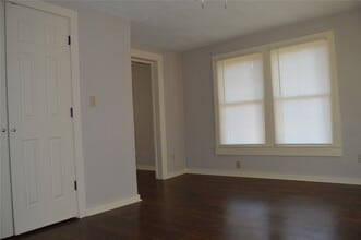 110 Cedar St in Highlands, TX - Building Photo - Building Photo