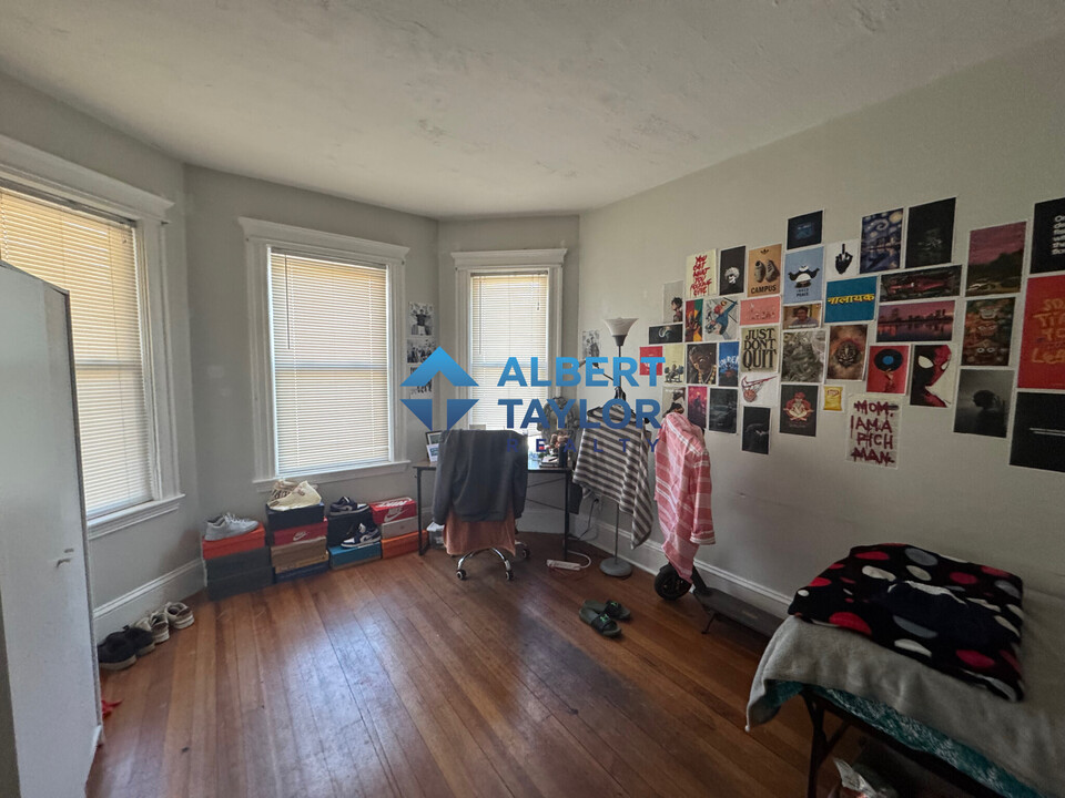 528 Cambridge St, Unit 1 in Boston, MA - Building Photo