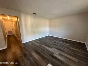469 Crabapple Ct, Unit D in Orange Park, FL - Building Photo - Building Photo