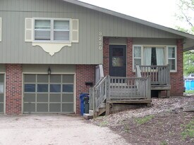 3220 Cardinal Dr in Lawrence, KS - Building Photo