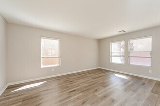 6171 W Blue Rapids Ct in Las Vegas, NV - Building Photo - Building Photo