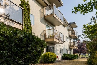 Graham House Apartments in Victoria, BC - Building Photo - Building Photo