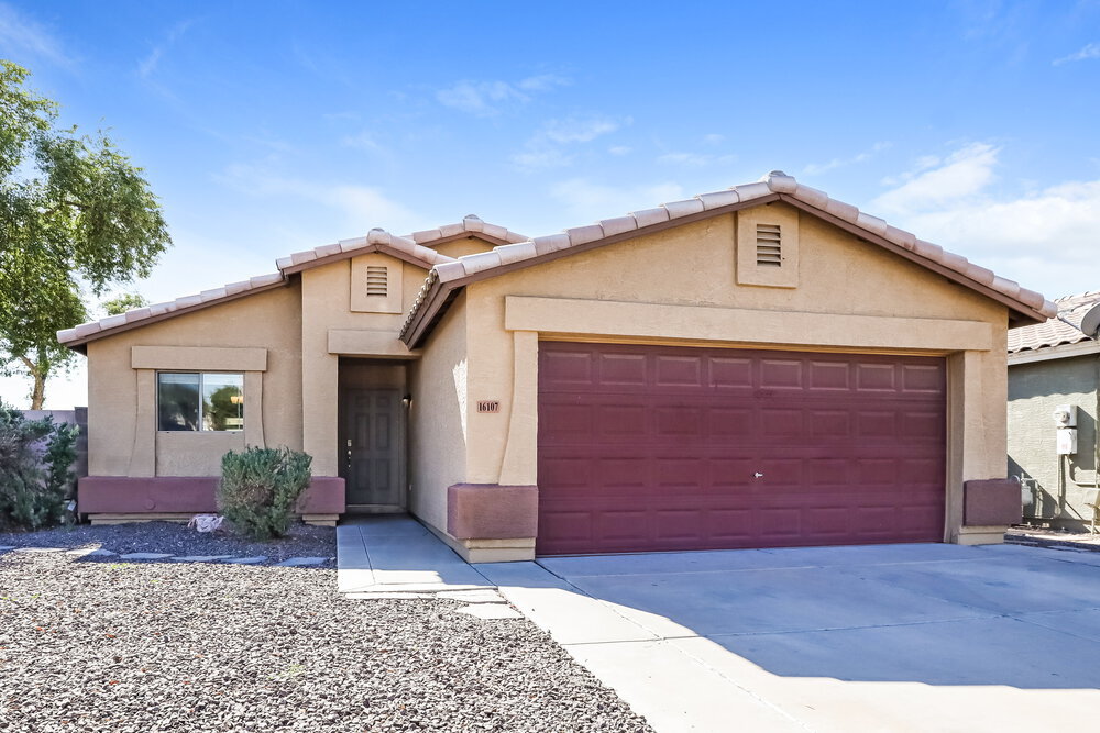 16107 W Adams St in Goodyear, AZ - Foto de edificio