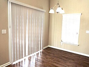 7303 Coopers Hawk Dr in Hanahan, SC - Building Photo - Building Photo
