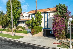 Harmony Court Apartments in Pasadena, CA - Building Photo
