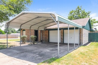 2701 5th Ave N in Texas City, TX - Building Photo - Building Photo