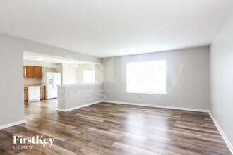 1380 Pencross Ln in Greenwood, IN - Building Photo - Building Photo