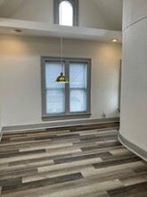 916 N Church St, Unit Upper Apt. in Rockford, IL - Building Photo - Building Photo