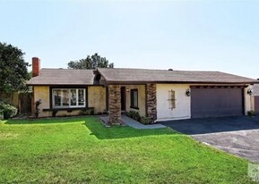 843 Holbrook Ave in Simi Valley, CA - Building Photo