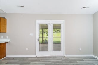 146 Central Oaks Rd in Clemmons, NC - Foto de edificio - Building Photo