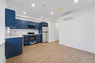 812 W Roosevelt Blvd in Philadelphia, PA - Building Photo - Building Photo
