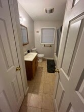 877 Douglas Ave, Unit fist floor in Providence, RI - Building Photo - Building Photo