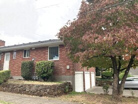 7234-7234 NE Broadway, Unit 7230 in Portland, OR - Building Photo