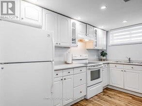 6 Fallowfield Rd in Toronto, ON - Building Photo - Building Photo