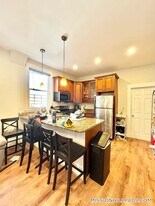 717 Parker St in Boston, MA - Building Photo