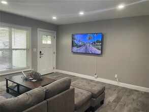 1625 Madrid Dr in Largo, FL - Building Photo - Building Photo