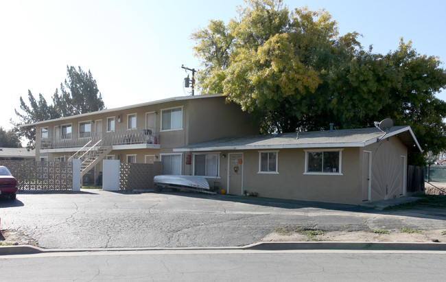 871 Jana Way in Hanford, CA - Building Photo - Building Photo