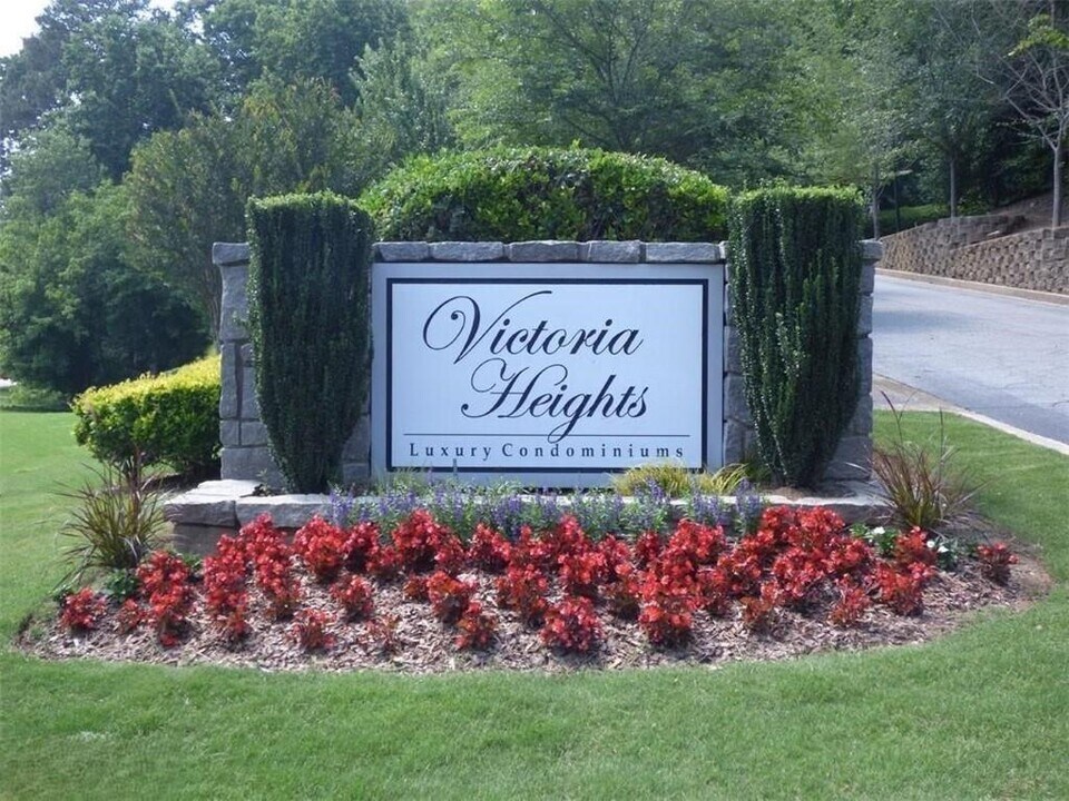 6307 Santa Fe Pkwy in Sandy Springs, GA - Building Photo