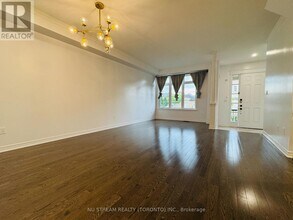 194 Paradelle Dr in Richmond Hill, ON - Building Photo - Building Photo