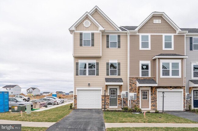 40 Zander Rd in Inwood, WV - Building Photo - Building Photo