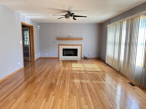 65 Darling St in Carol Stream, IL - Building Photo - Building Photo