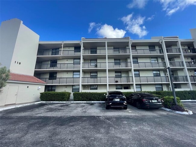 property at 118 Lake Emerald Dr